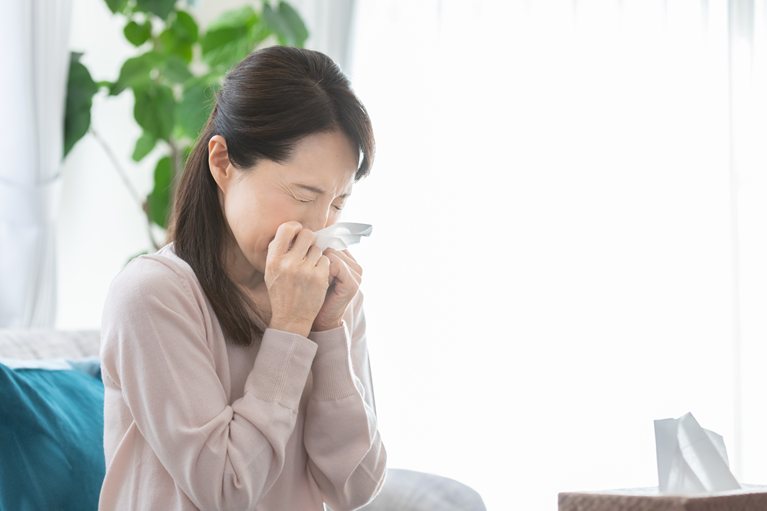 鼻と喉の間に違和感があるときの典型的な症状