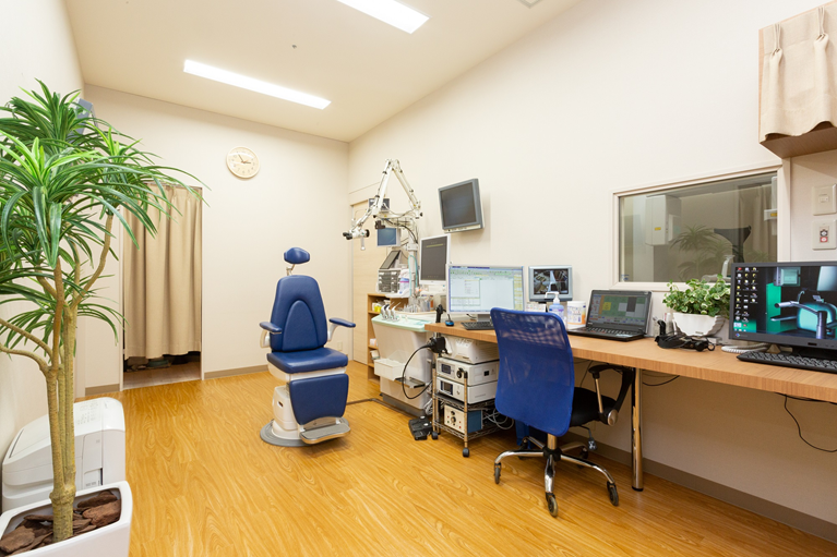 鼻と喉の間の違和感が続く場合の受診目安