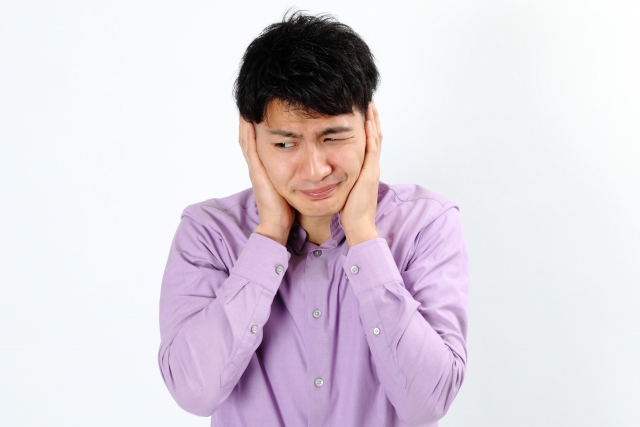 慢性中耳炎の主症状は、耳だれ、耳鳴り、難聴